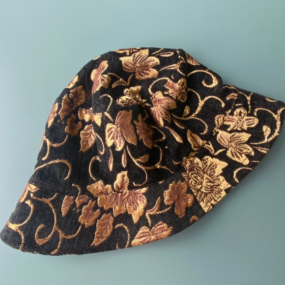 SALE! Black and gold paisely fabric bucket hat - Picture 3 of 6